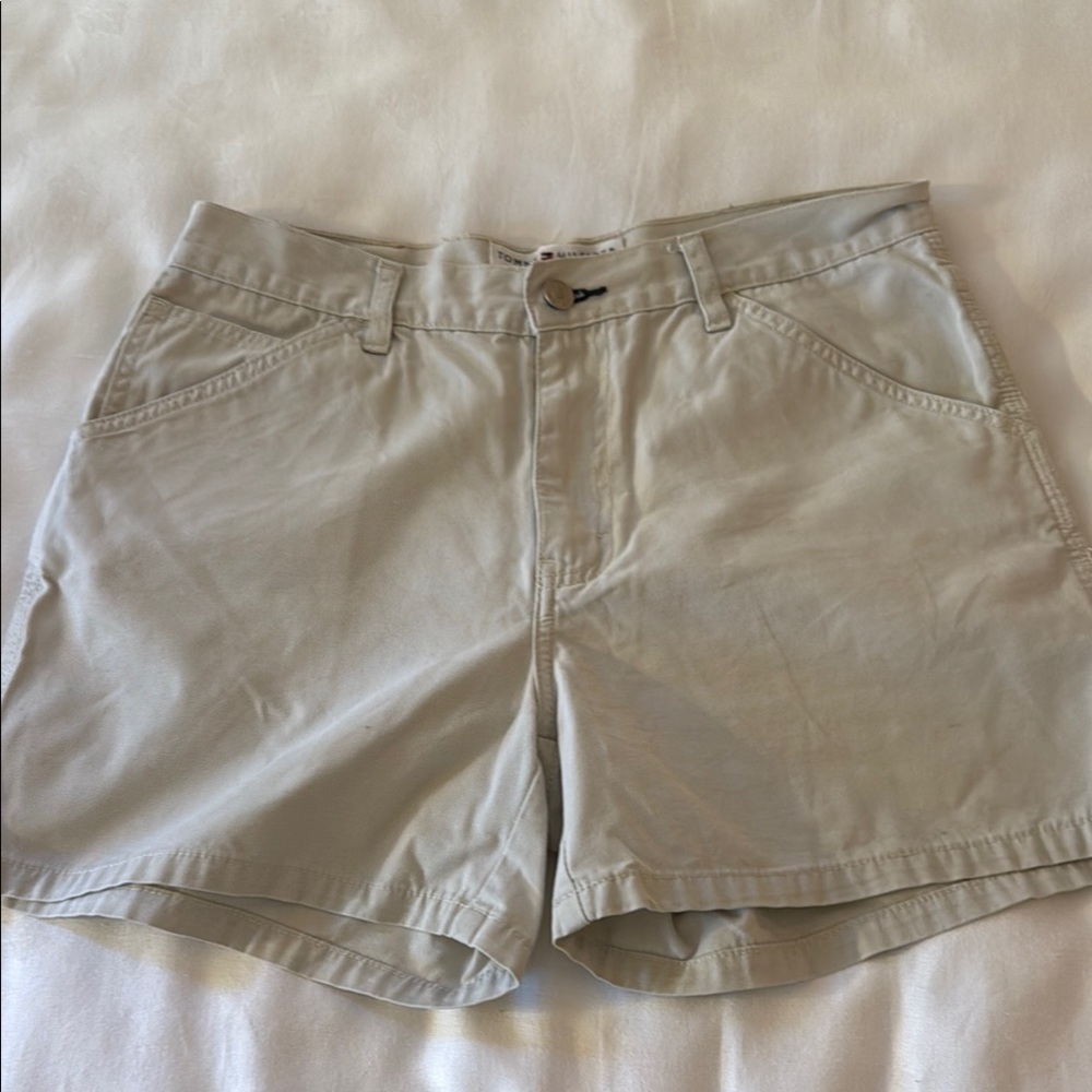 Tommy Hilfiger Women's Cargo Shorts - Light Tan